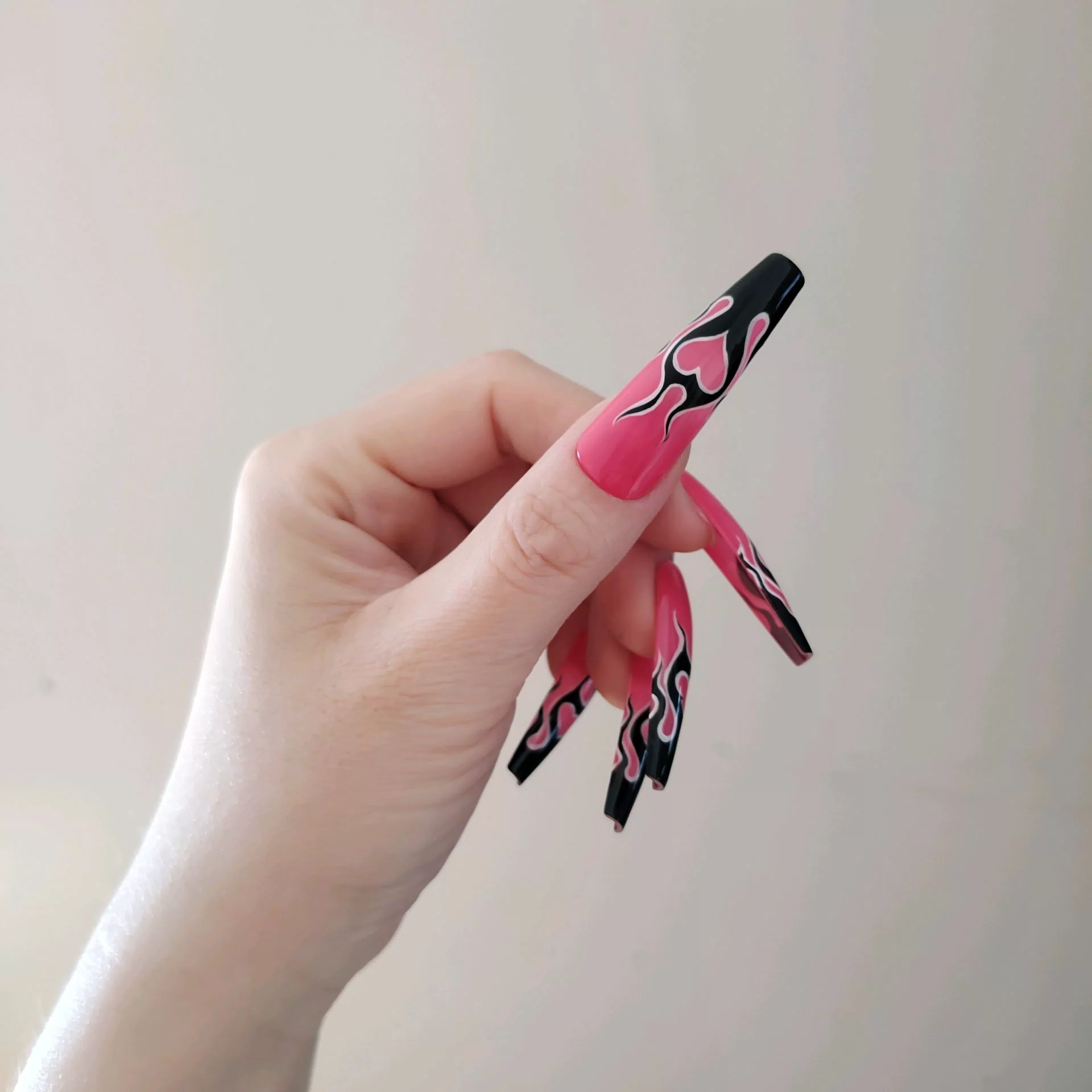 Pink press-on nails... — photo 3